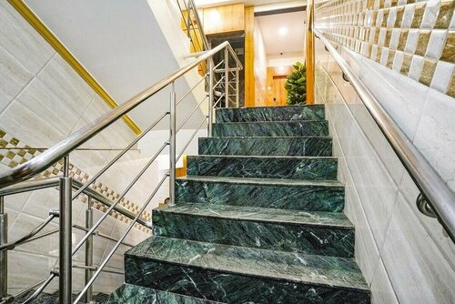 Гостиница Hotel National в Мумбаи