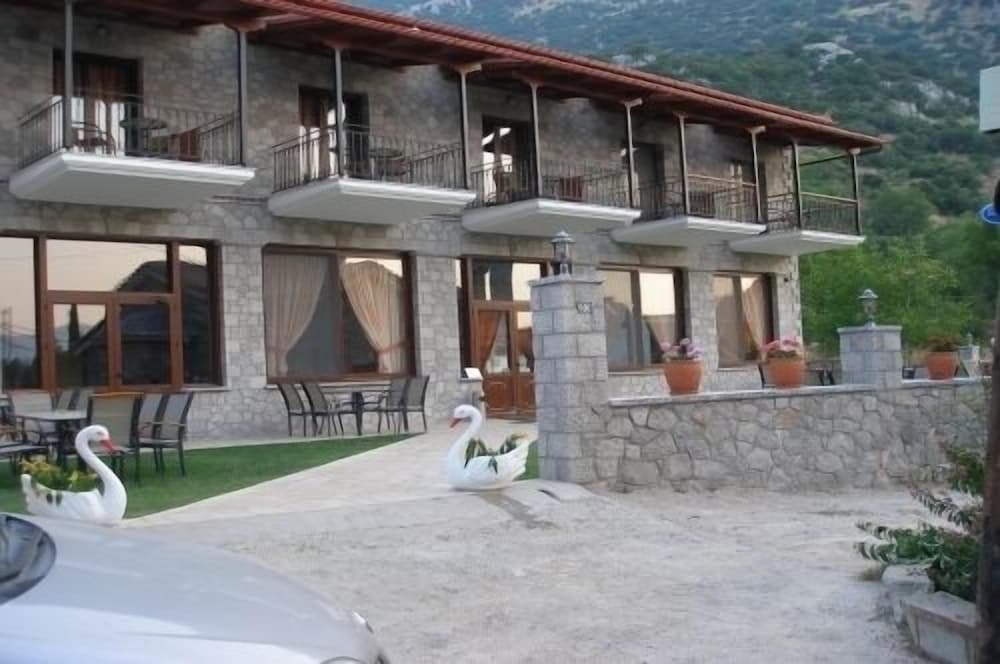 Фото отеля 1