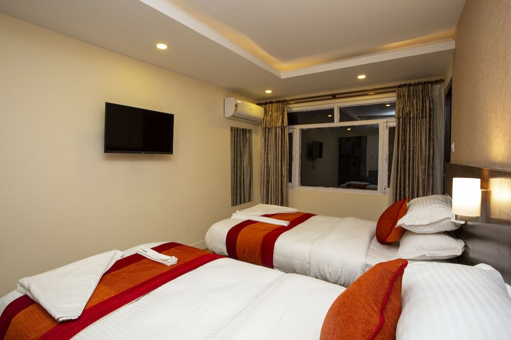 Фото Hotel Sapana Garden