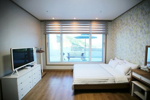 Гостиница Flora Hostel Pension в Йосу