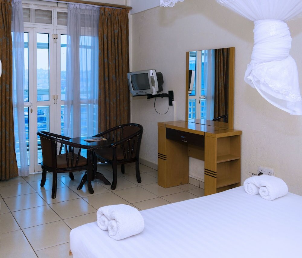 Фото отеля 2