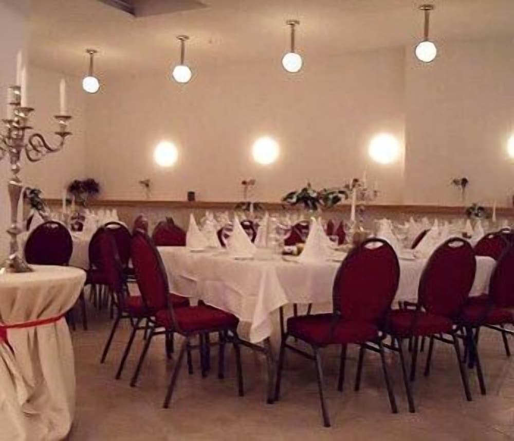 Фото Hotel Zur Goldenen Sonne