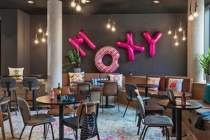 Гостиница Moxy Hamburg Altona