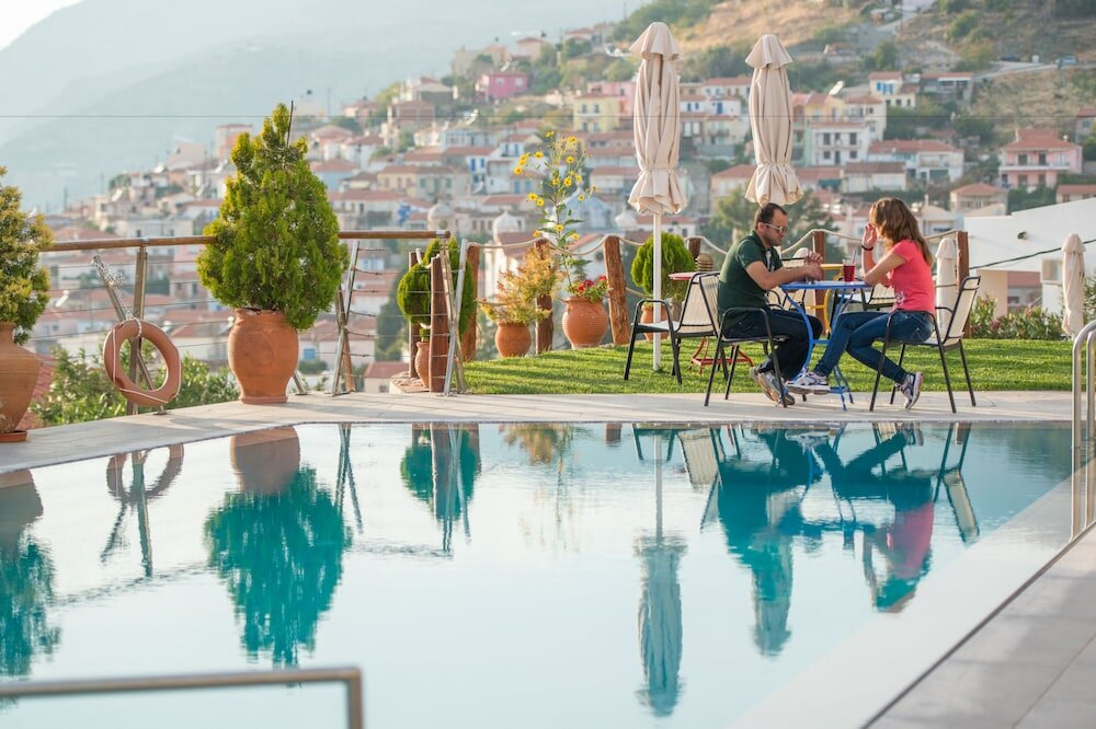 Фото Maria Plomari Apartments