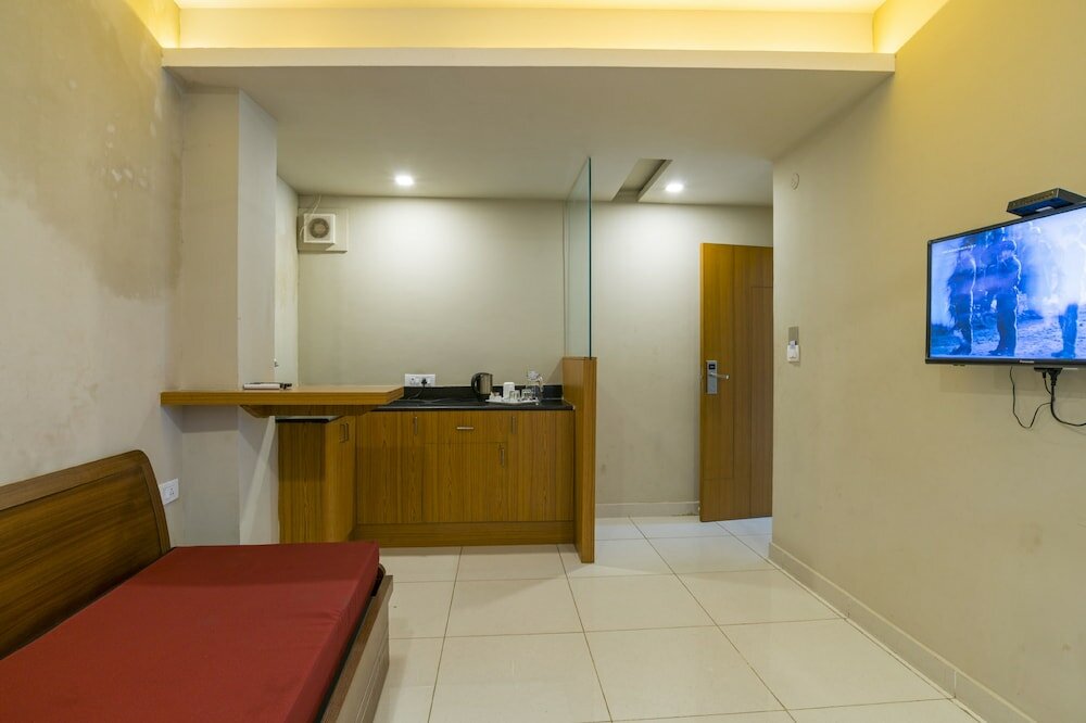 Фото Hotel Crescent Inn