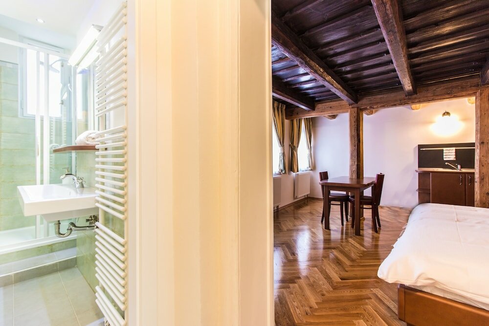 Фото Residence Thunovska 19