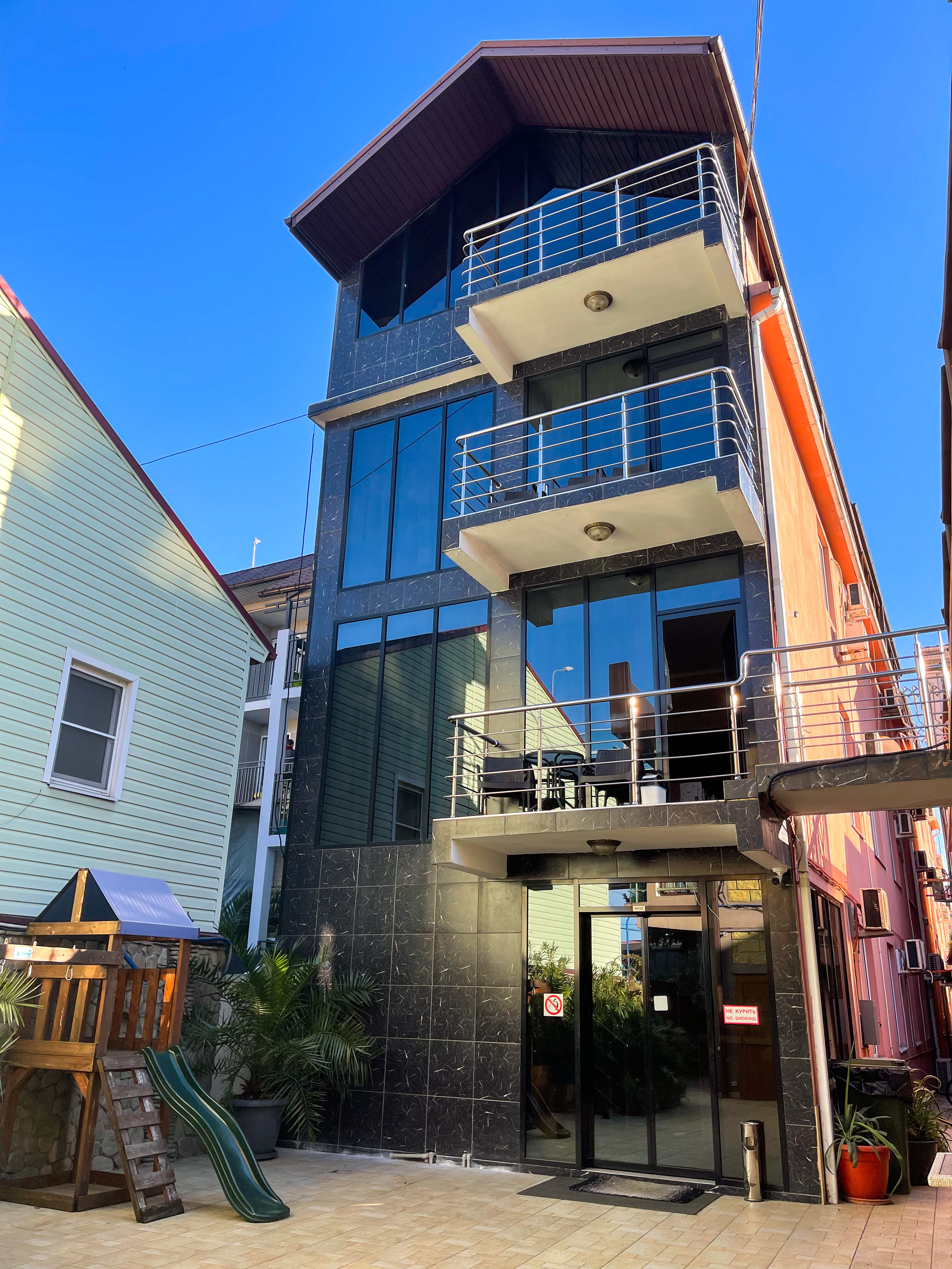 Фото отеля 1