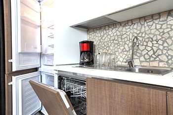 Фото The Queen Luxury Apartments - Villa Medici