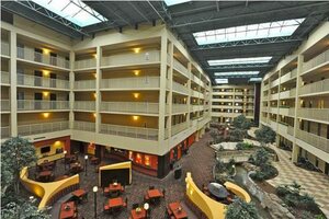 Гостиница Embassy Suites Philadelphia - Airport