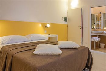 Фото Casa Fola - City Centre Rooms