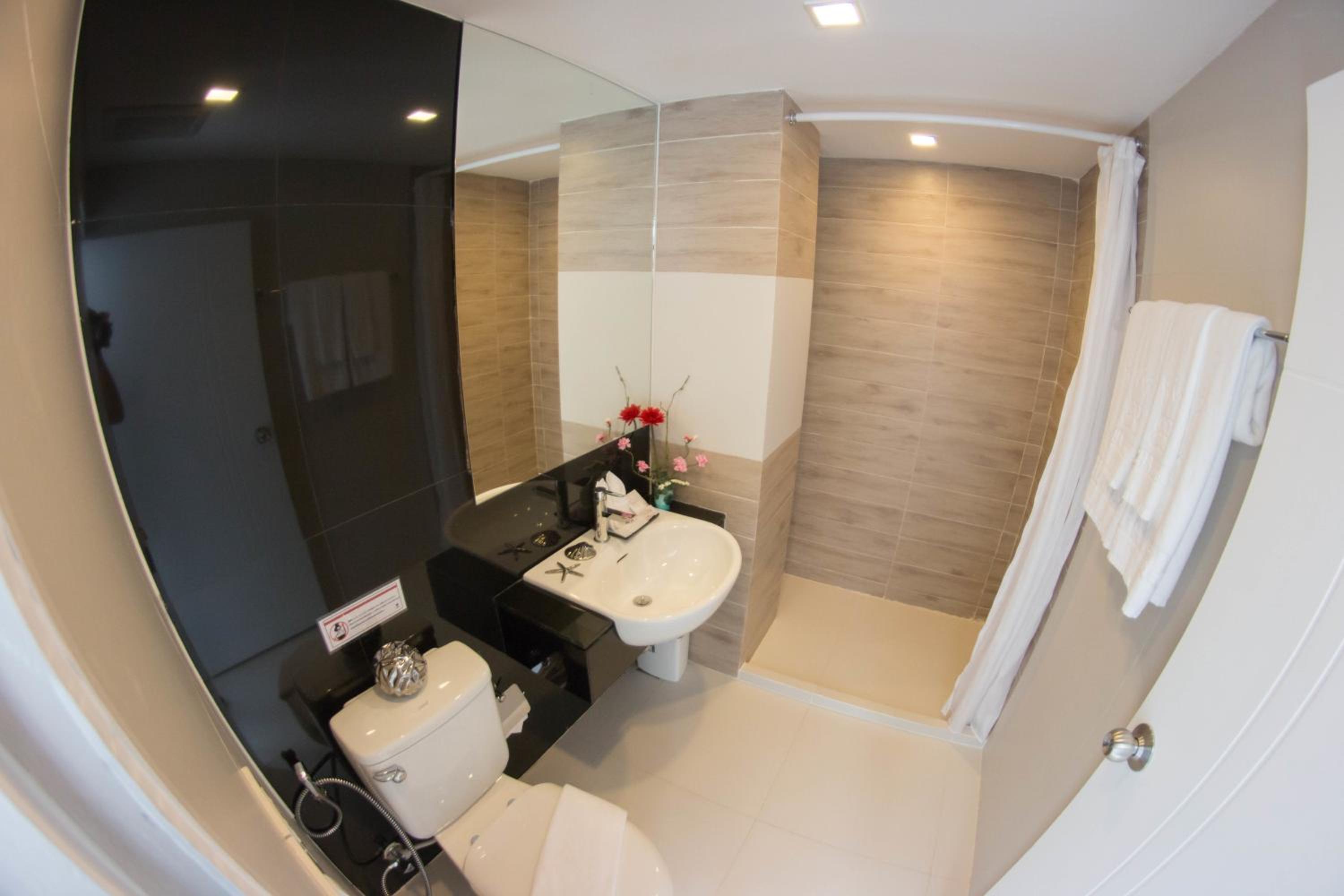 Фото Racha Residence Sri Racha