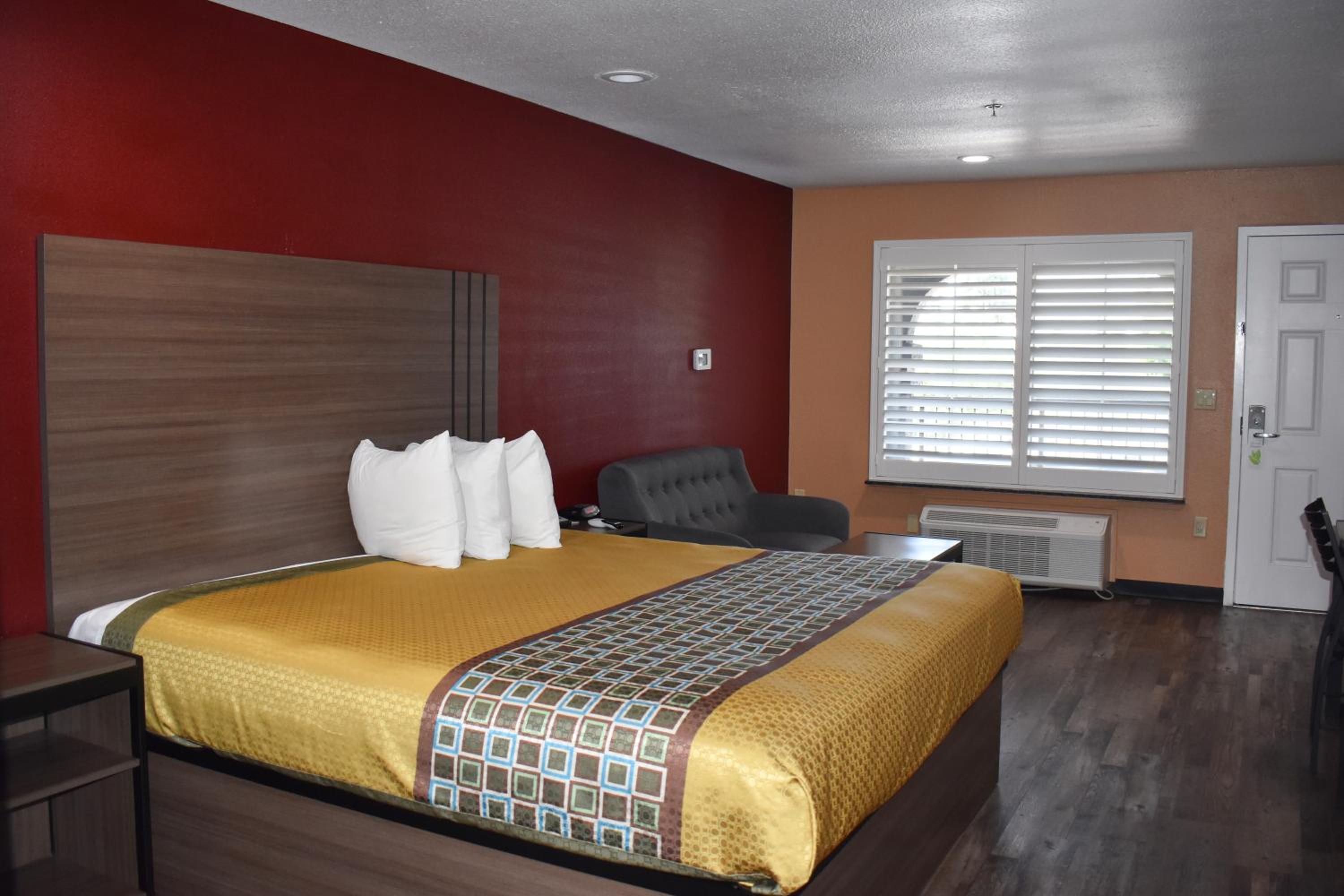 Фото Americas Best Value Inn Manteca