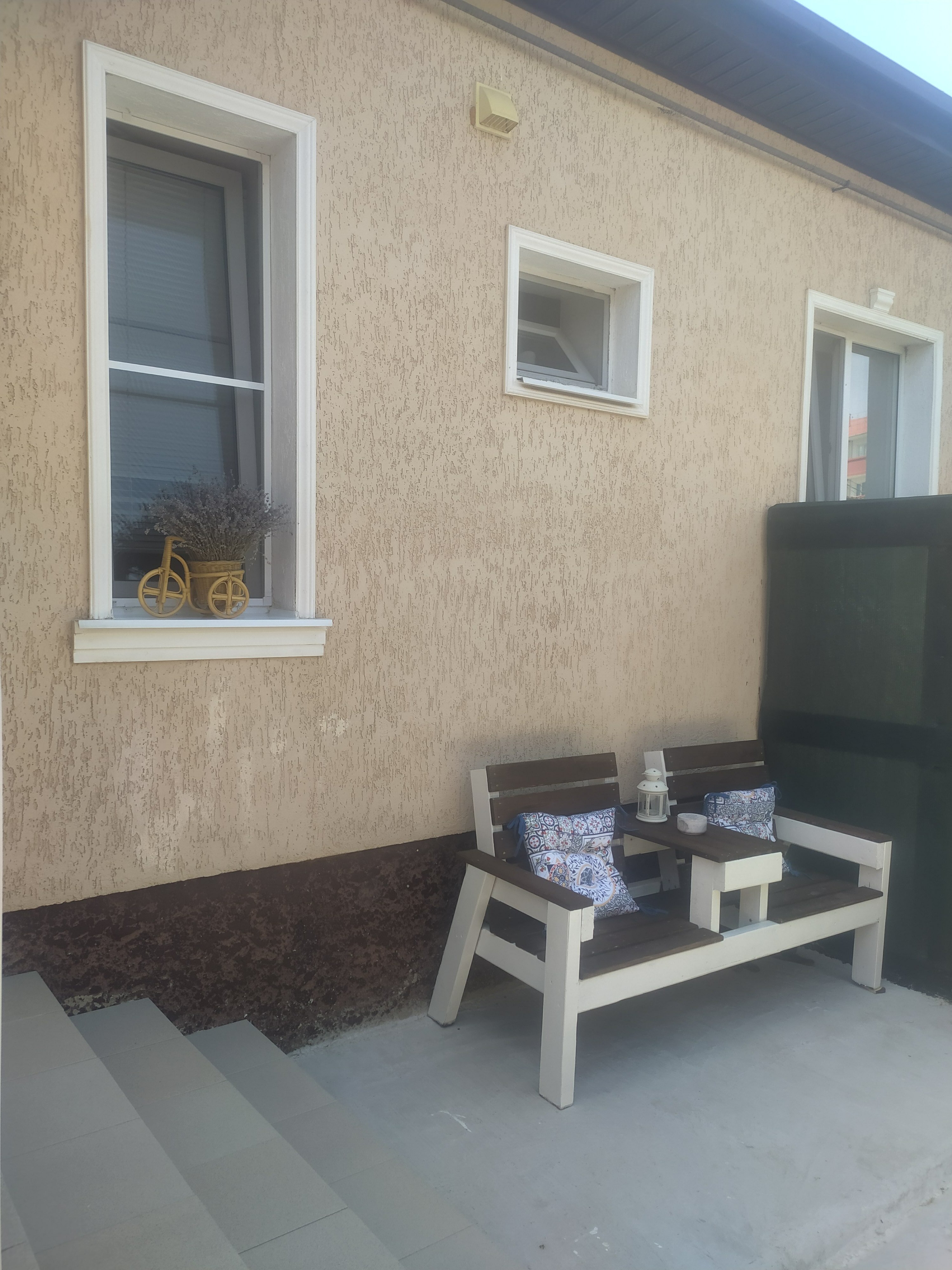 Фото Студия в частном доме в Выселках