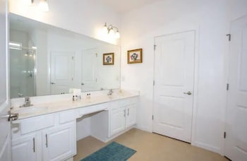 Фото Sonoma Resort by Vhc Hospitality