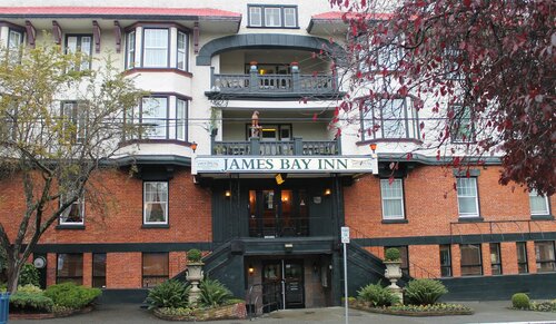 Внешний вид отеля James Bay Inn Hotel & Suites в Виктории, фото 1
