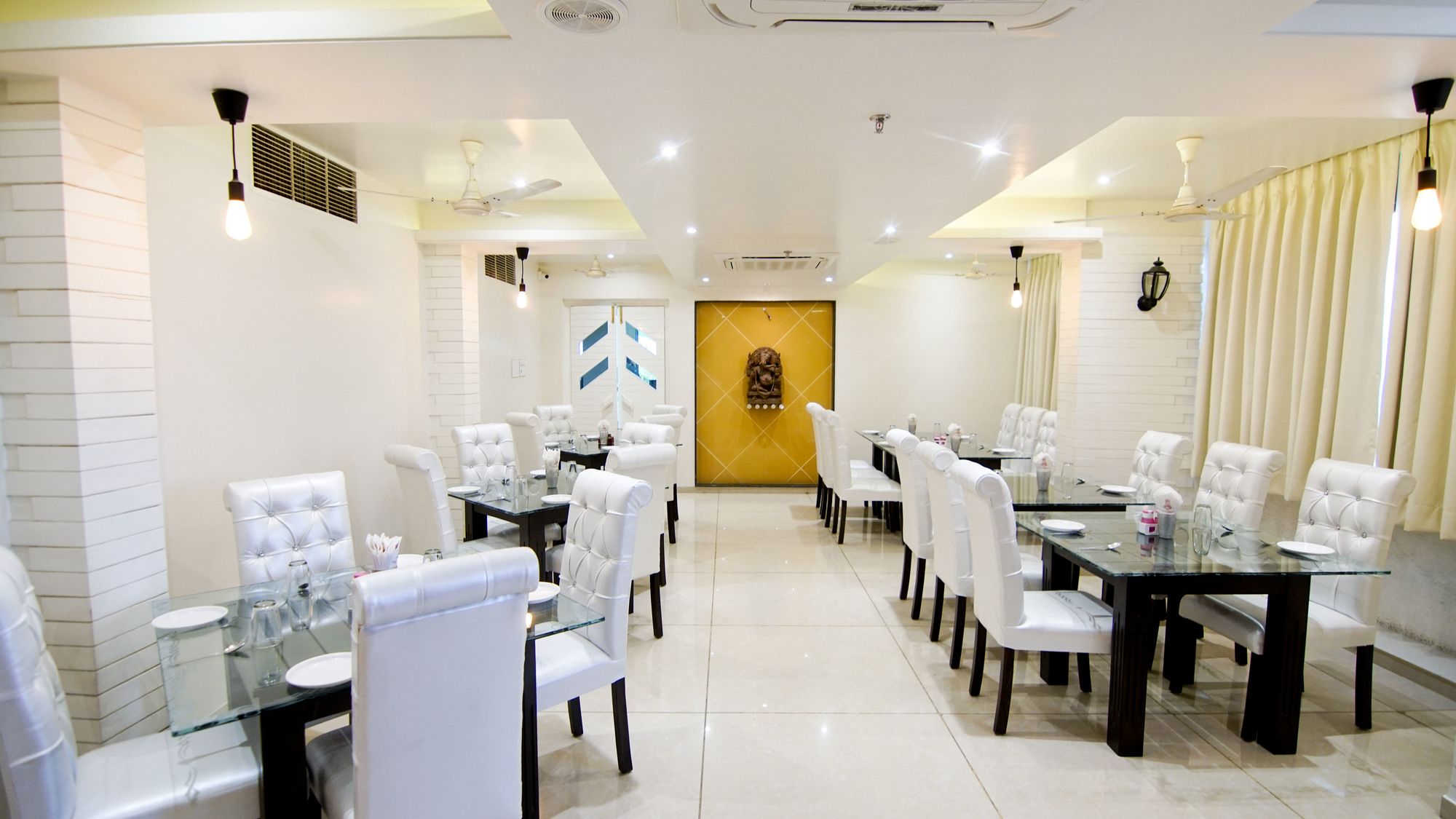 Фото Hotel Amrta