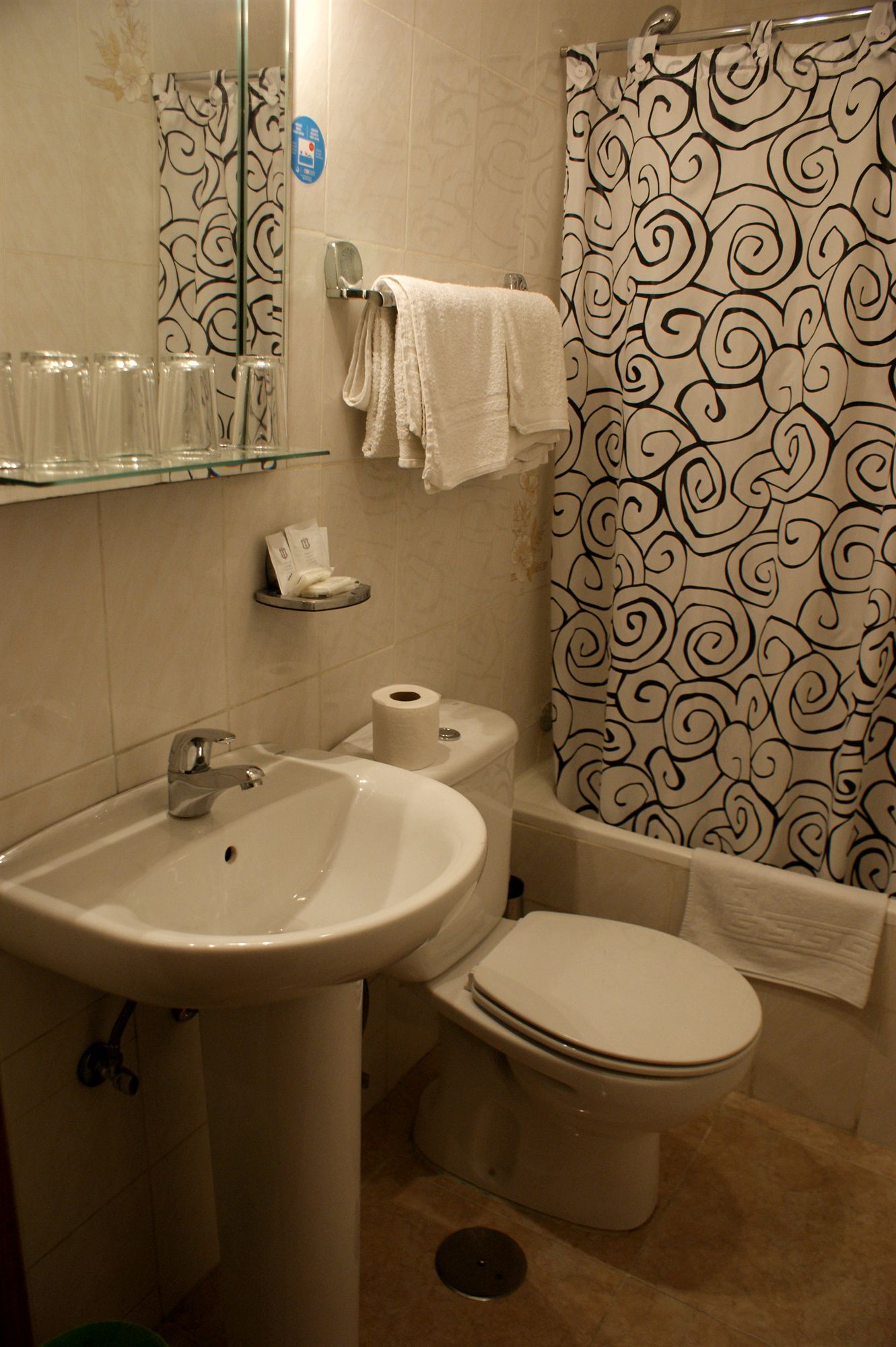 Фото Hostal Rias Bajas