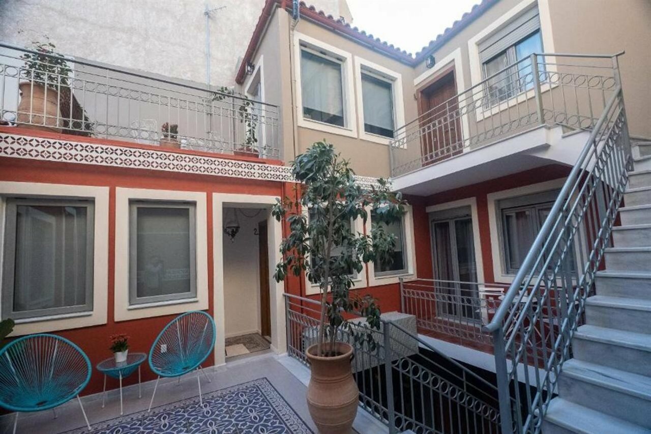 Фото Athenian Yard Suites