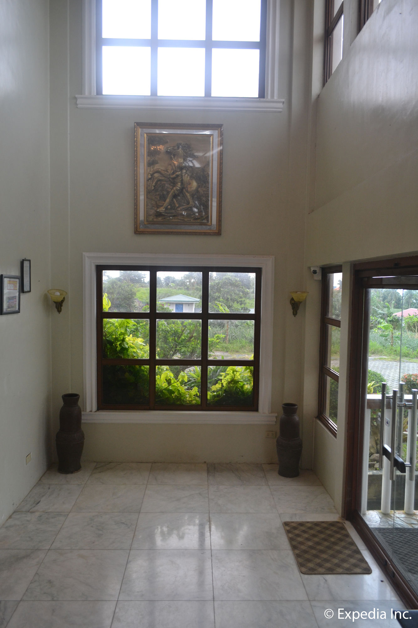 Фото The Q Hotel & Restaurant