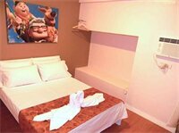 Фото Tr3ats Guest House Bohol - Hostel