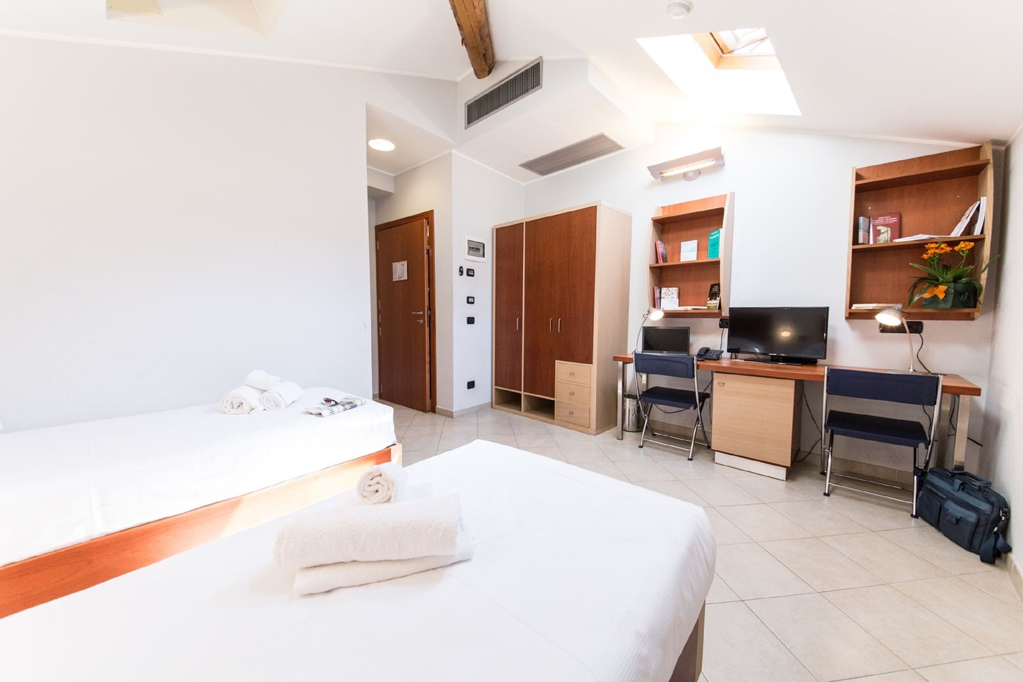 Фото Camplus Guest Catania