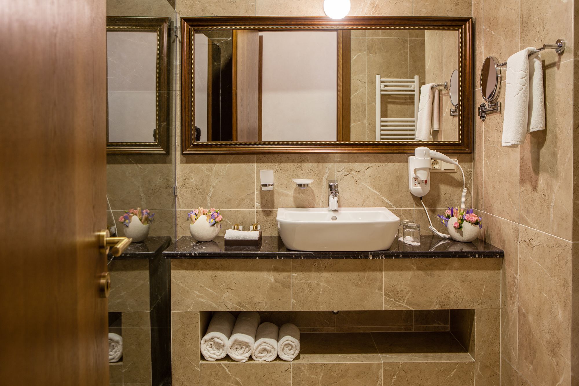 Фото Tbilisi Laerton Hotel