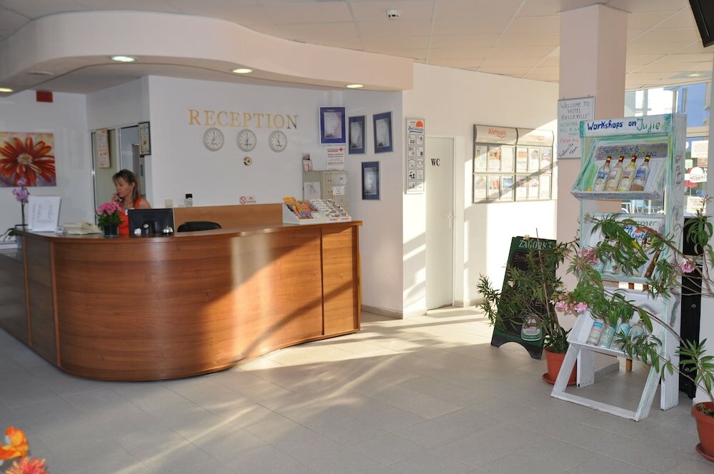 Фото Hotel BelleVille