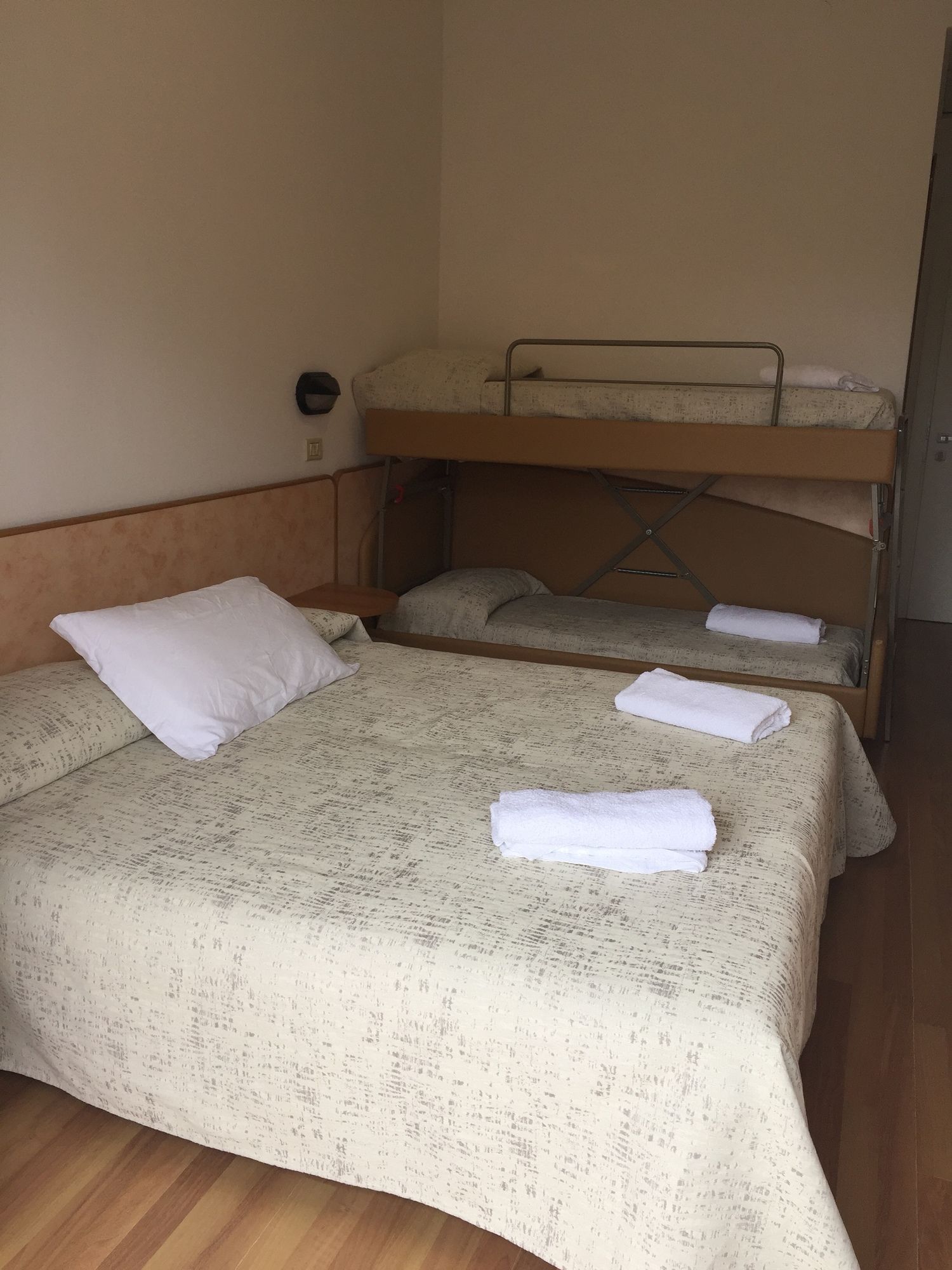 Фото Hotel Little