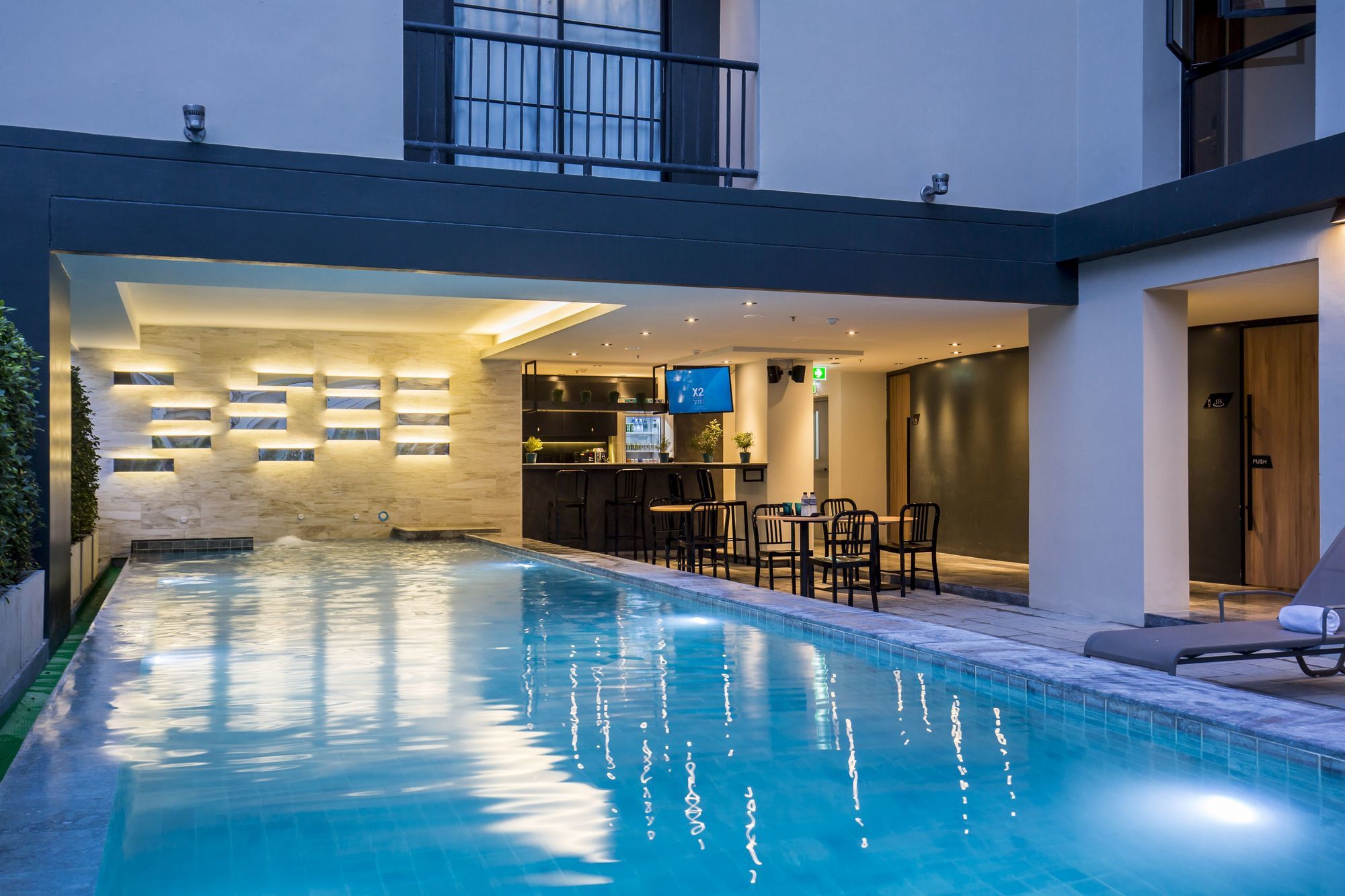 Фото Cross Vibe Sukhumvit Hotel