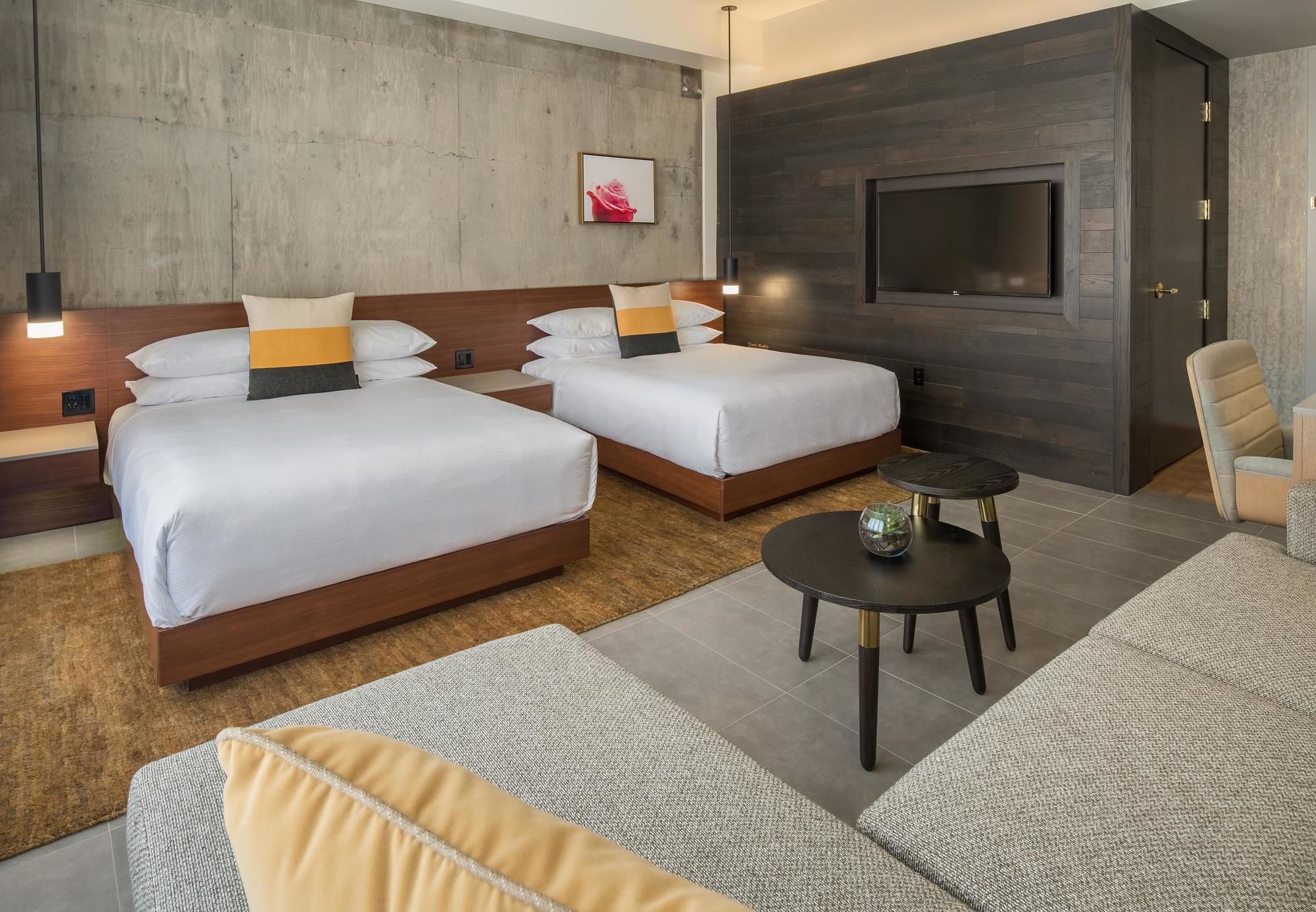 Фото The Hi-Lo, Autograph Collection