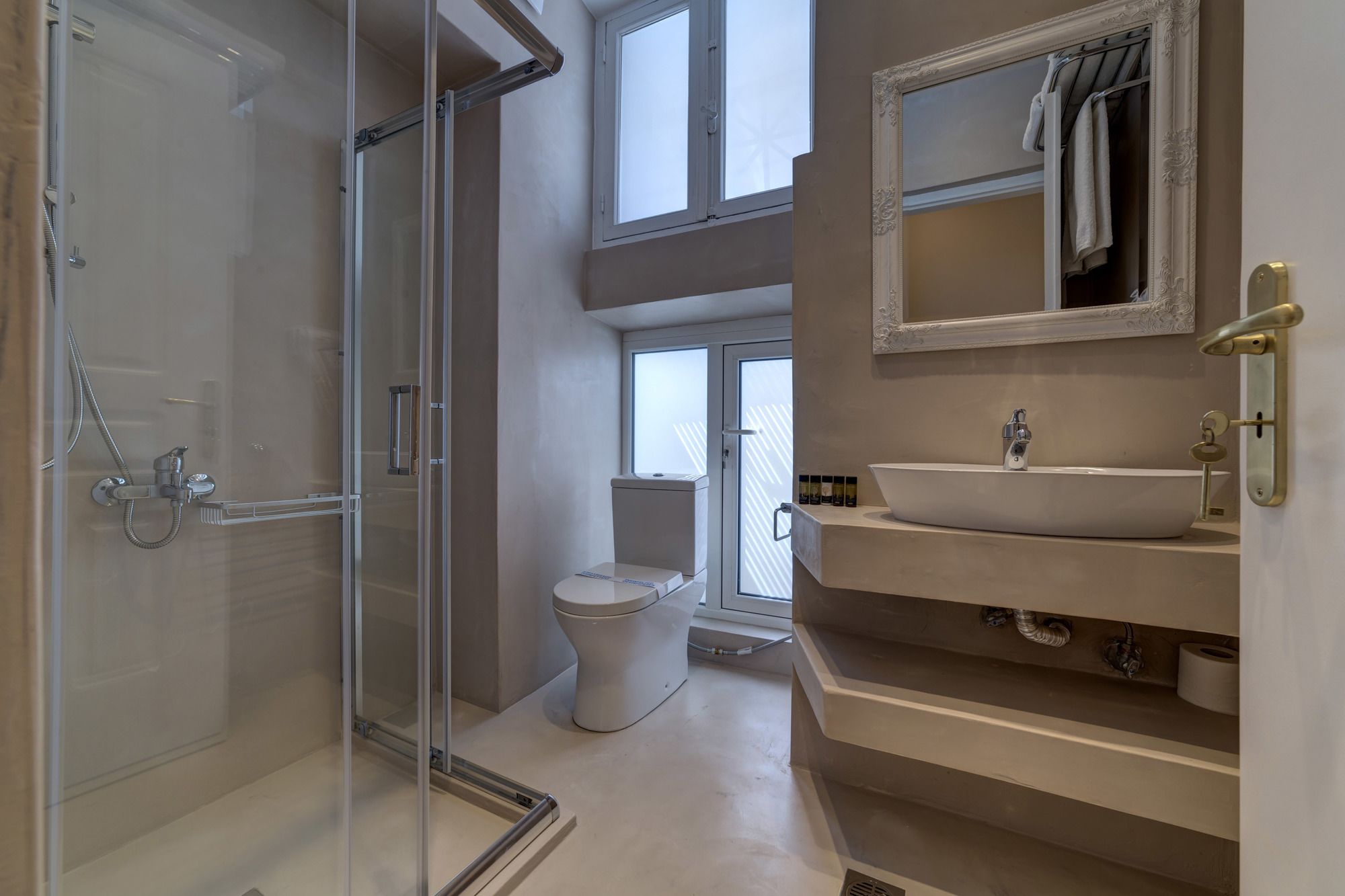 Фото Home & Poetry