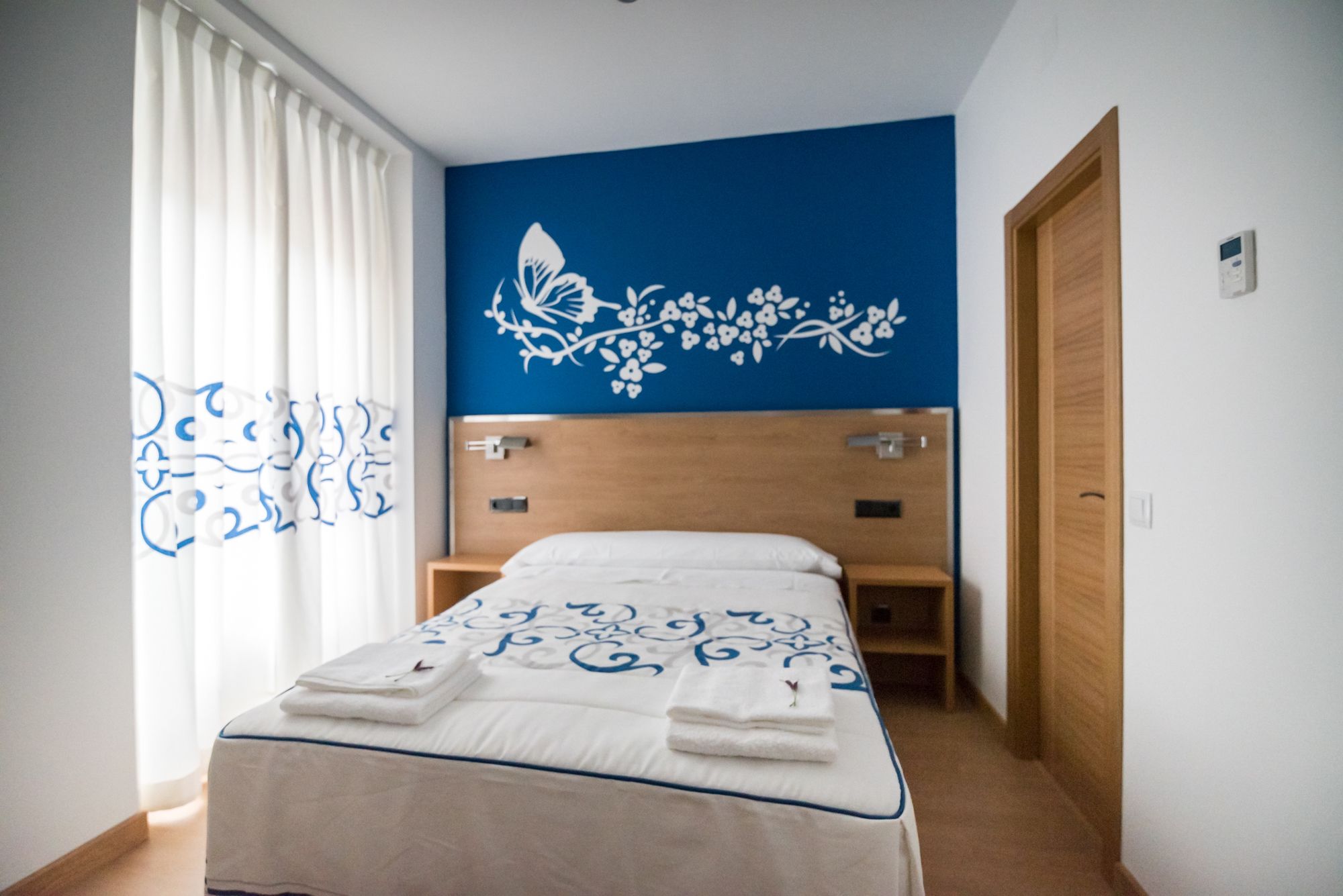 Фото Hostal Carracedo