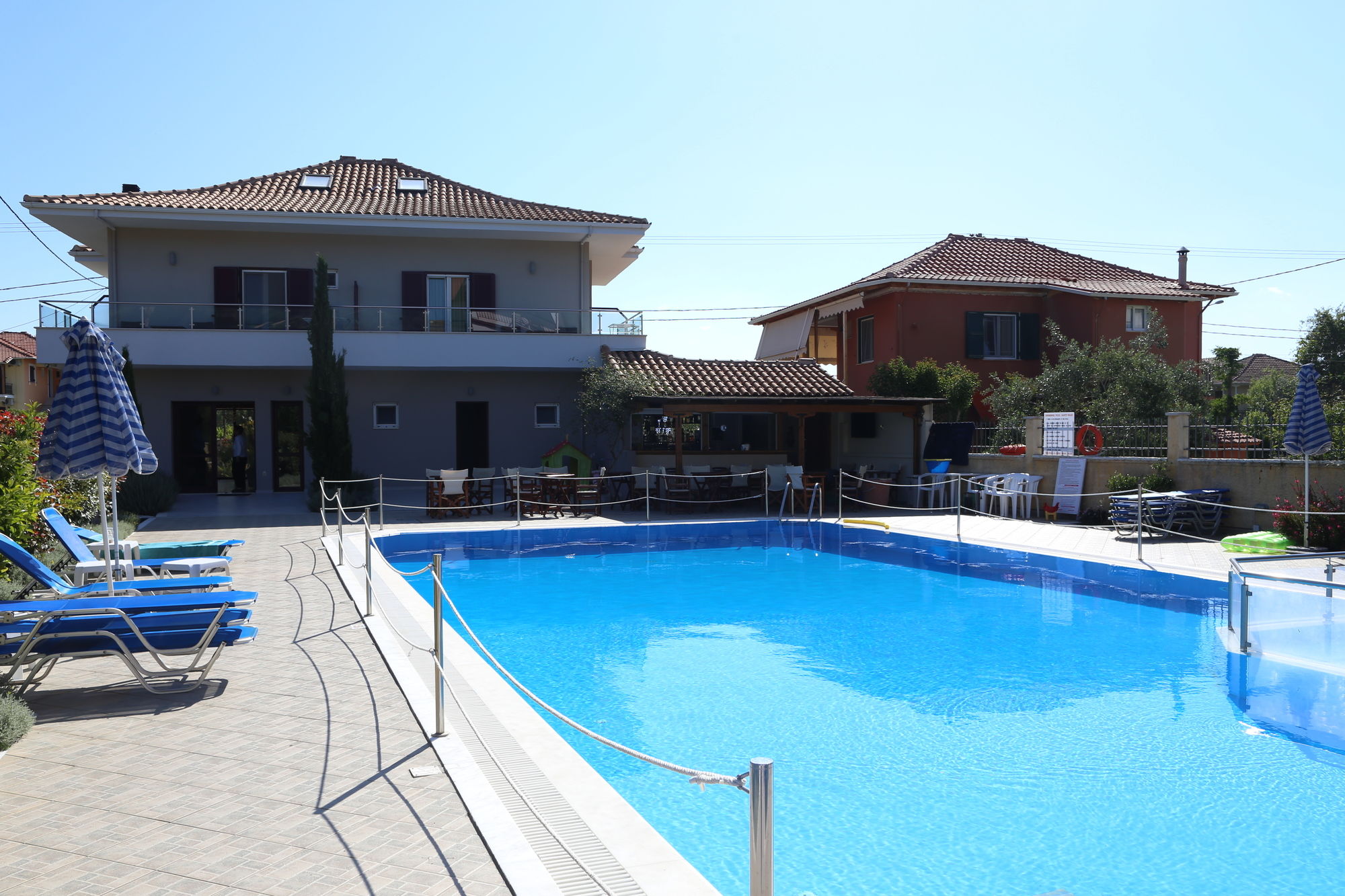 Фото Christina Studios