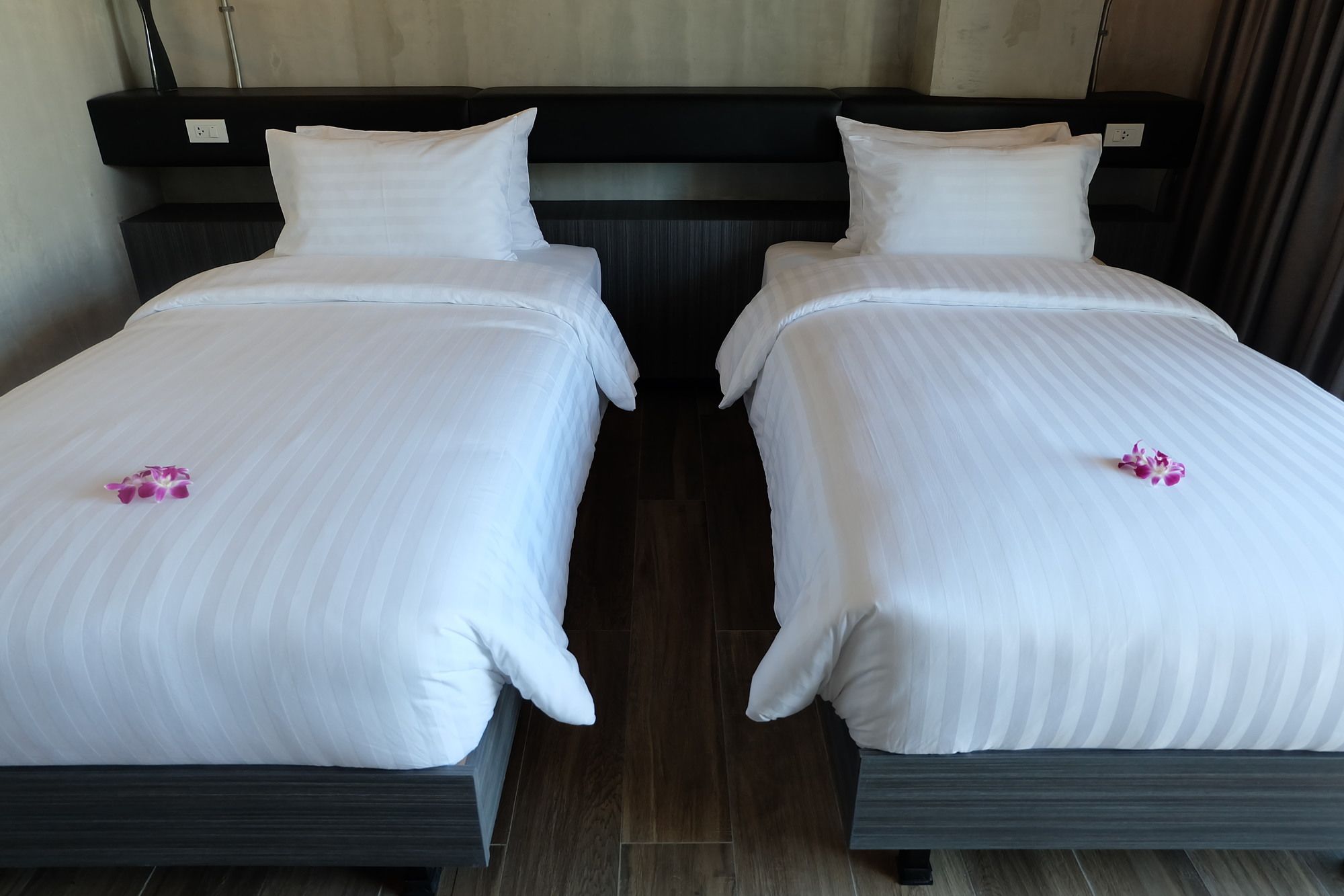 Фото Hotel DSure Patong