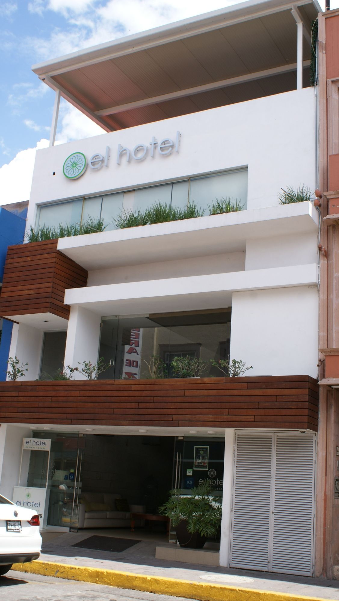 Фото отеля 1