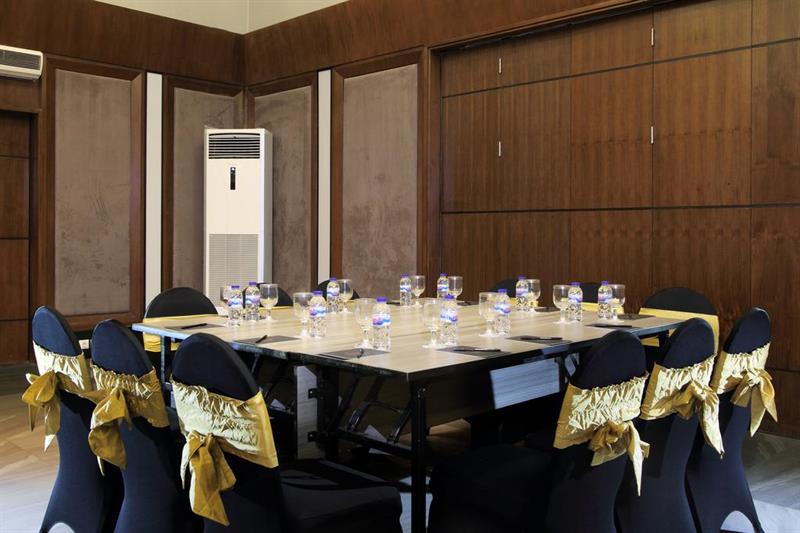 Фото Helios Hotel & Convention