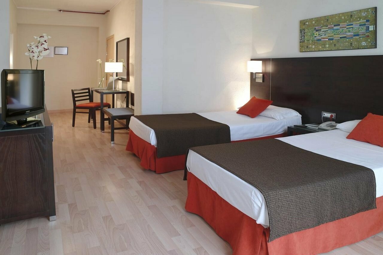 Фото Hotel Adonis Pelinor