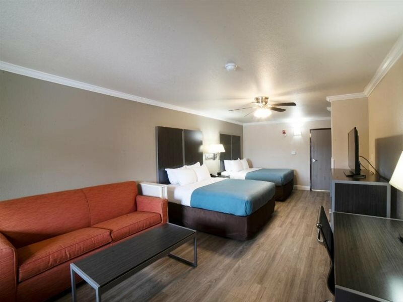 Фото Econo Lodge Inn & Suites Corpus Christi