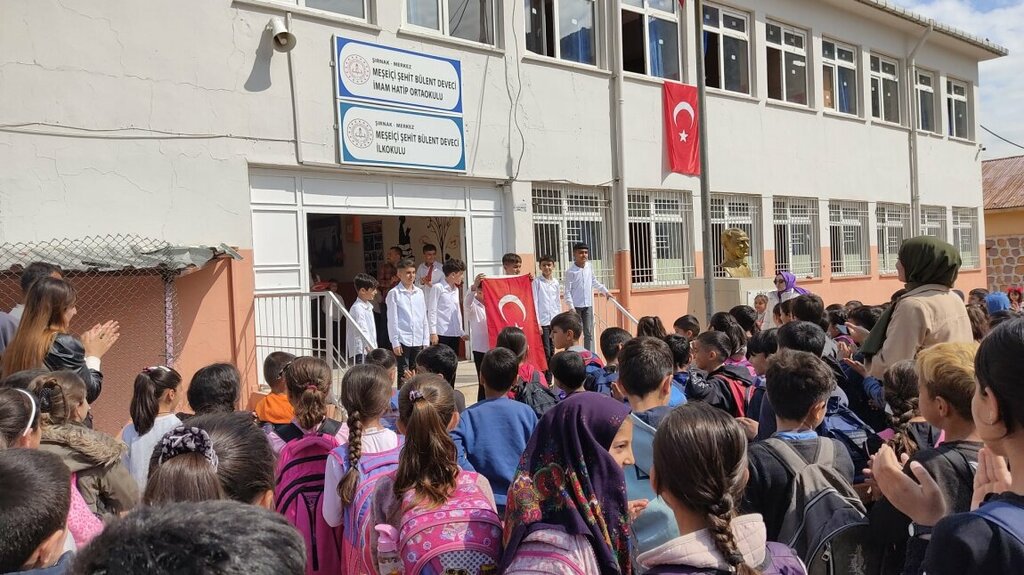School Meseici Martyr Bulent Deveci Secondary School, Sirnak, photo