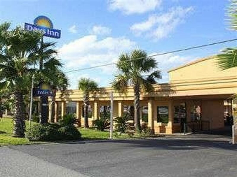 Фото Days Inn by Wyndham Lake Charles