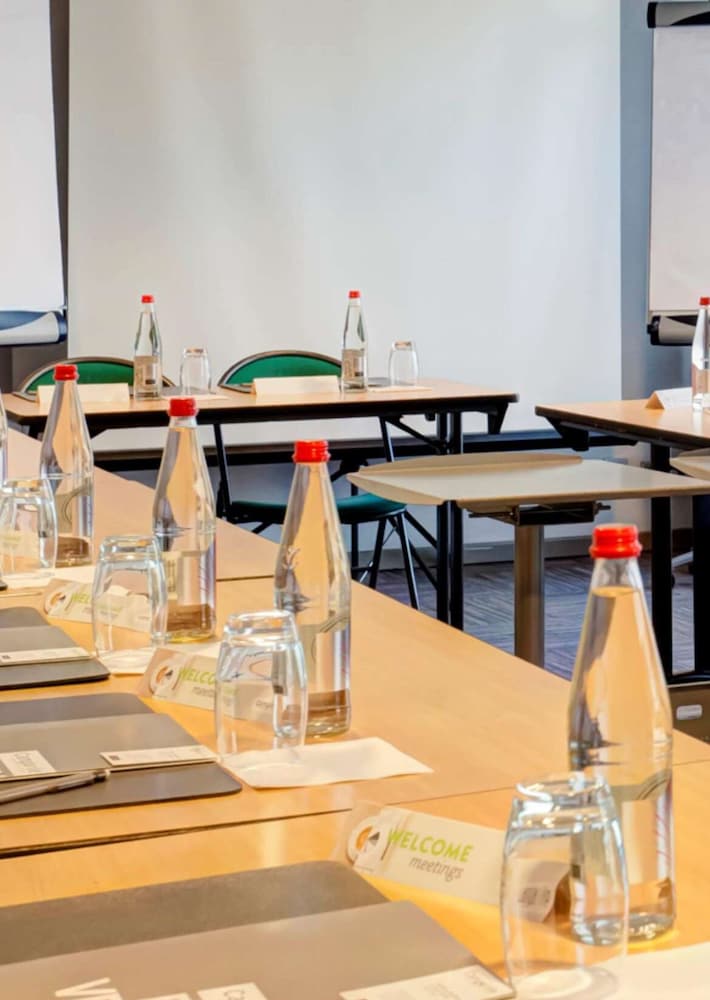 Фото Hotel Campanile Lyon Est Bron Eurexpo