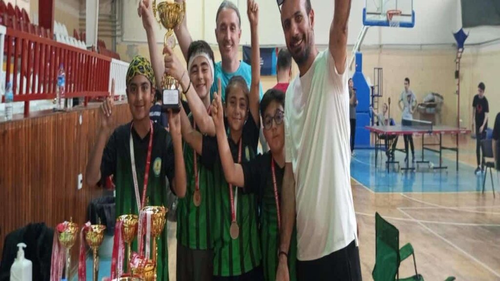 School Cetineller Middle School, Torbali, photo