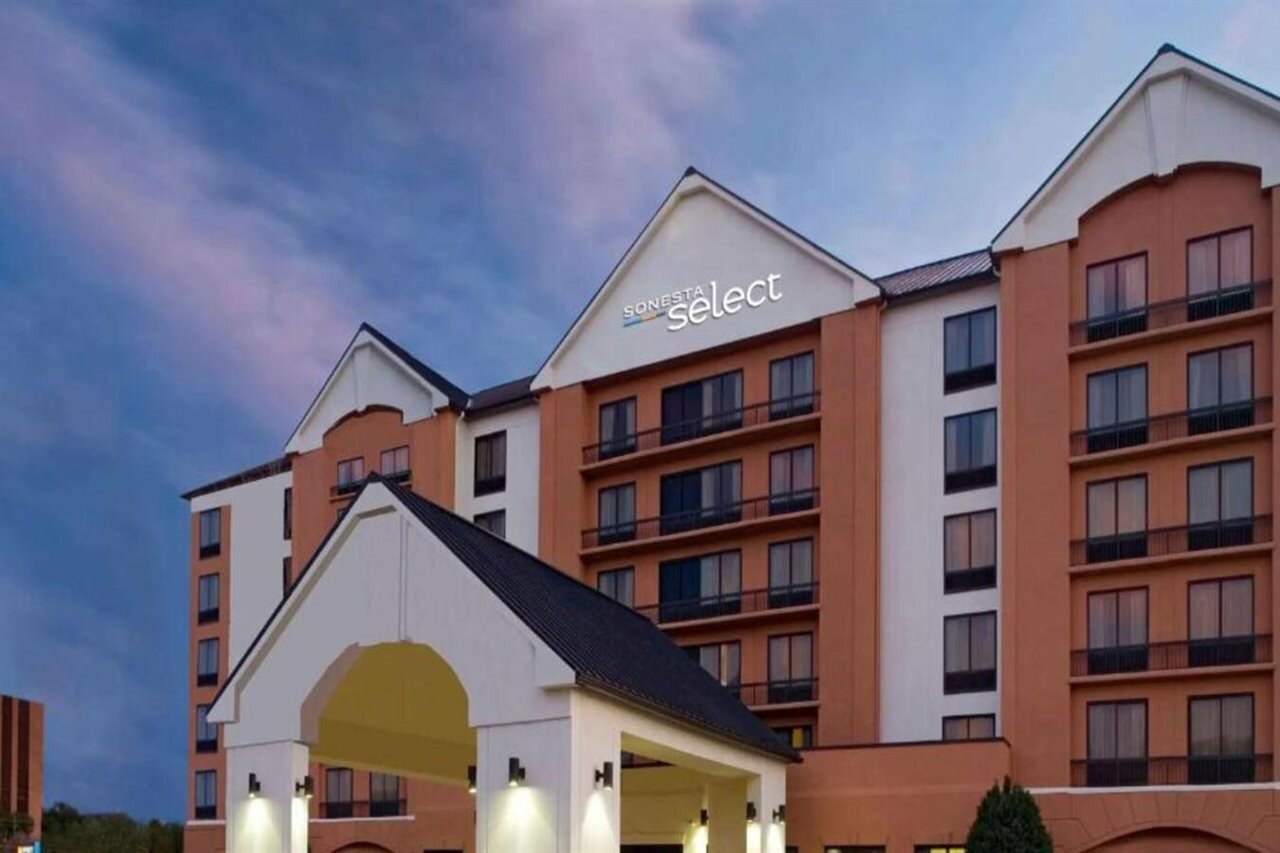 Фото отеля 1