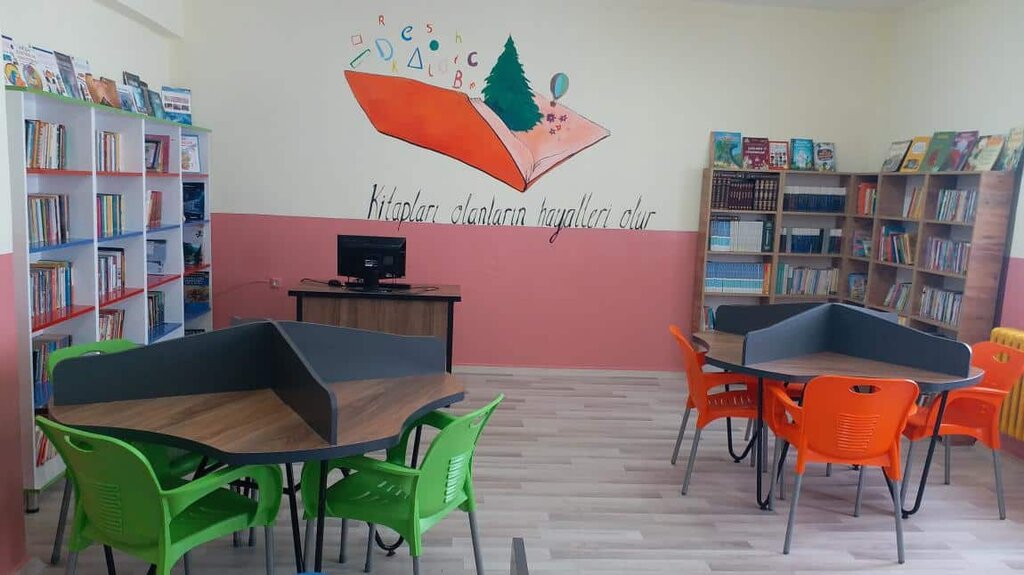 School Otluyazi Middle School, Ahlat, photo