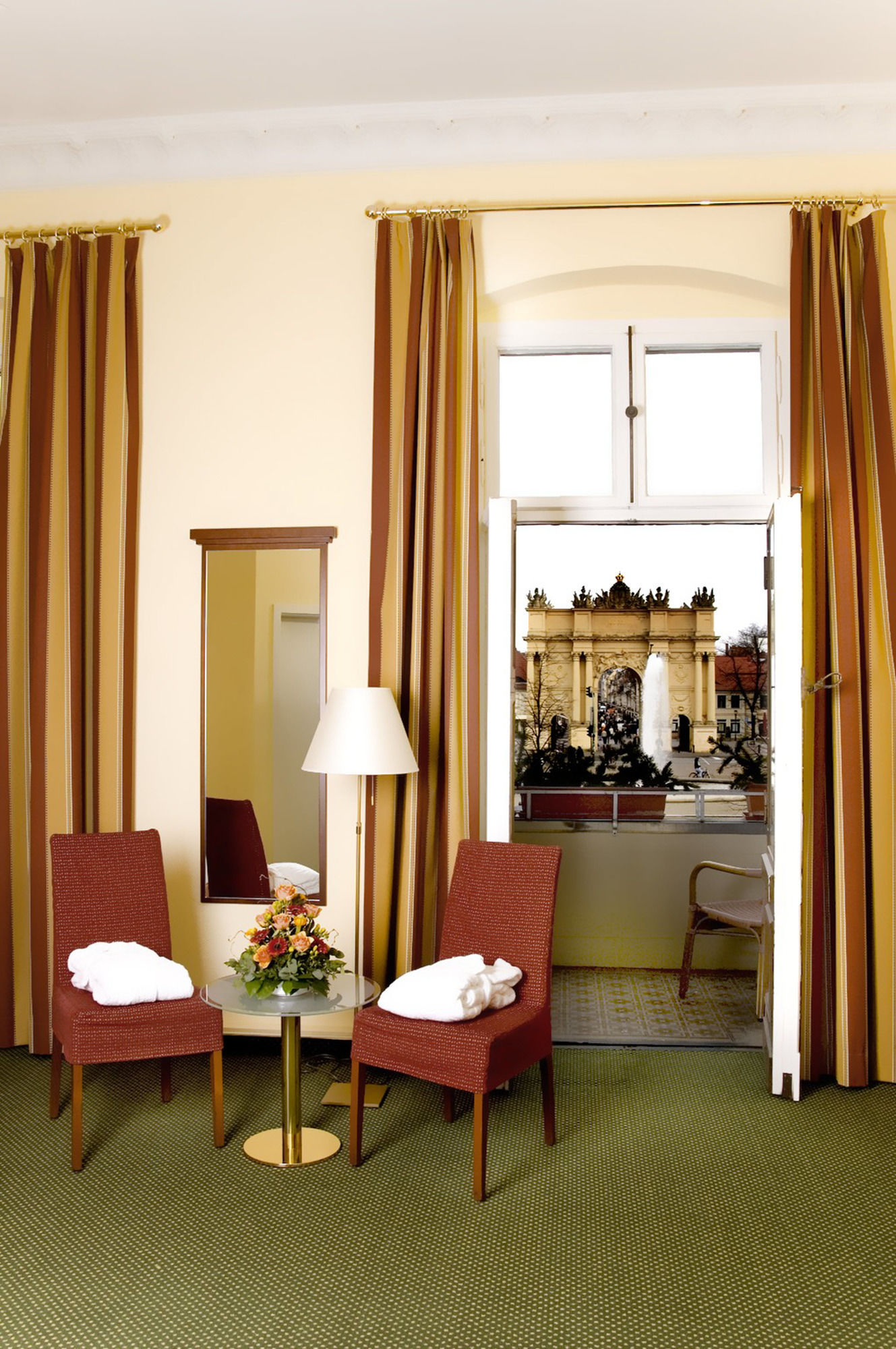 Фото Hotel am Luisenplatz