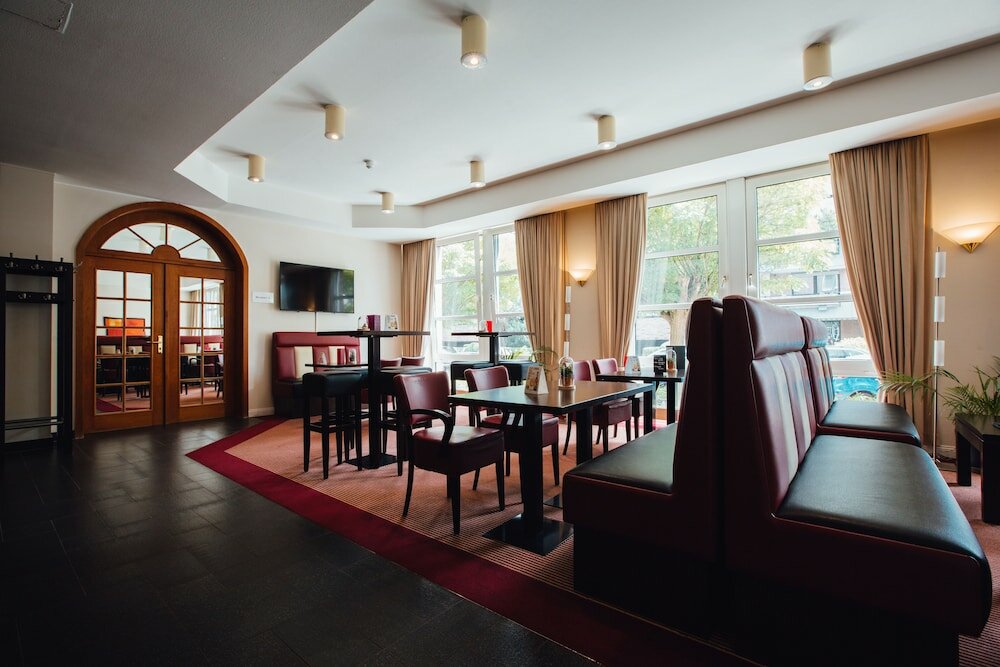 Фото Отель Hk Dusseldorf City