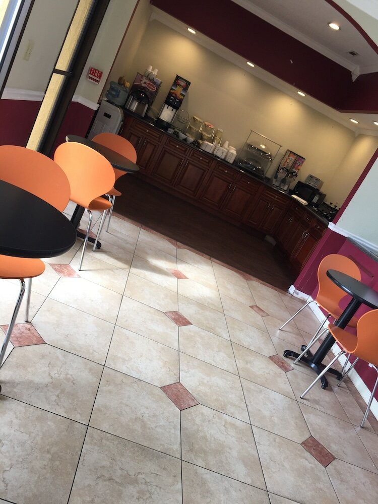 Фото Howard Johnson by Wyndham Dothan