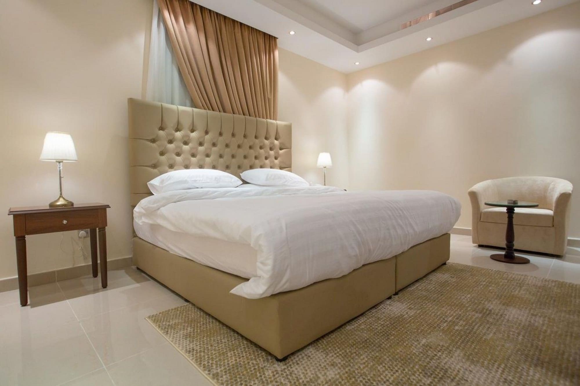 Фото Al Fouz Luxury Hotel Suites