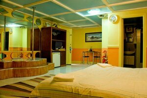 Kokomos Hotel & Restaurant (Central Luzon, City of Angeles), hotel