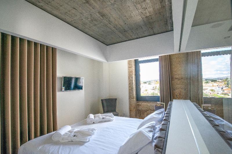 Фото Borralha Hotel